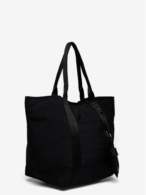 CHAMPION LARGE SHOULDER BAG กระเป๋าสะพายสำหรับทั้งชายและหญิง - Rev Online