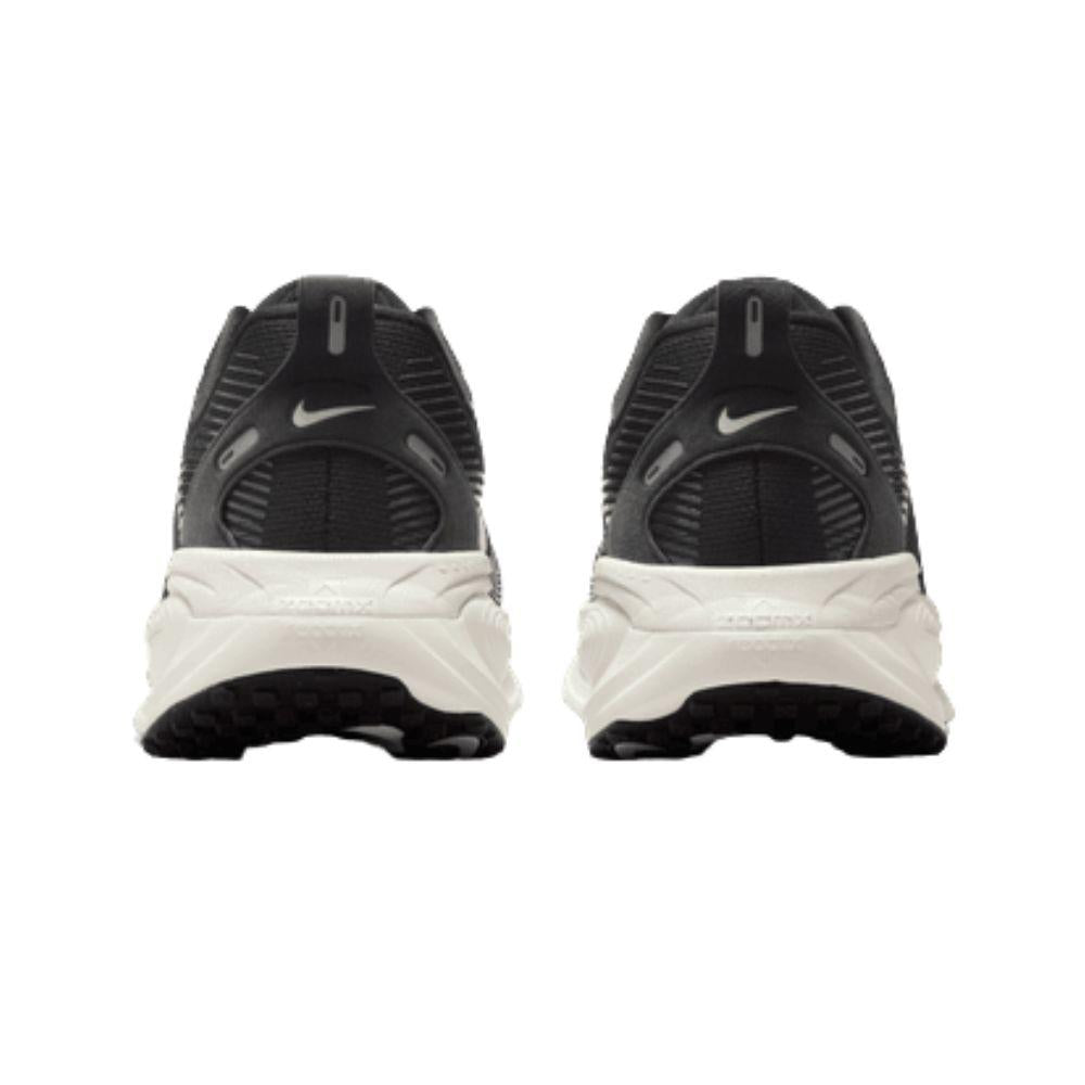 NIKE VOMERO 18 WIDE รองเท้าวิ่งถนนผู้ชาย - Rev Online