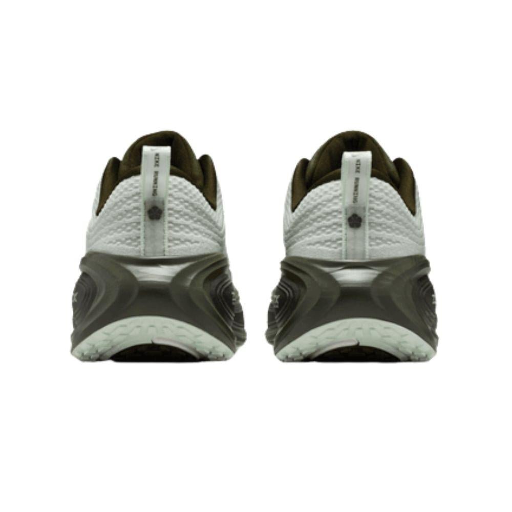 NIKE VOMERO PLUS SE รองเท้าวิ่งถนนผู้หญิง - Rev Online