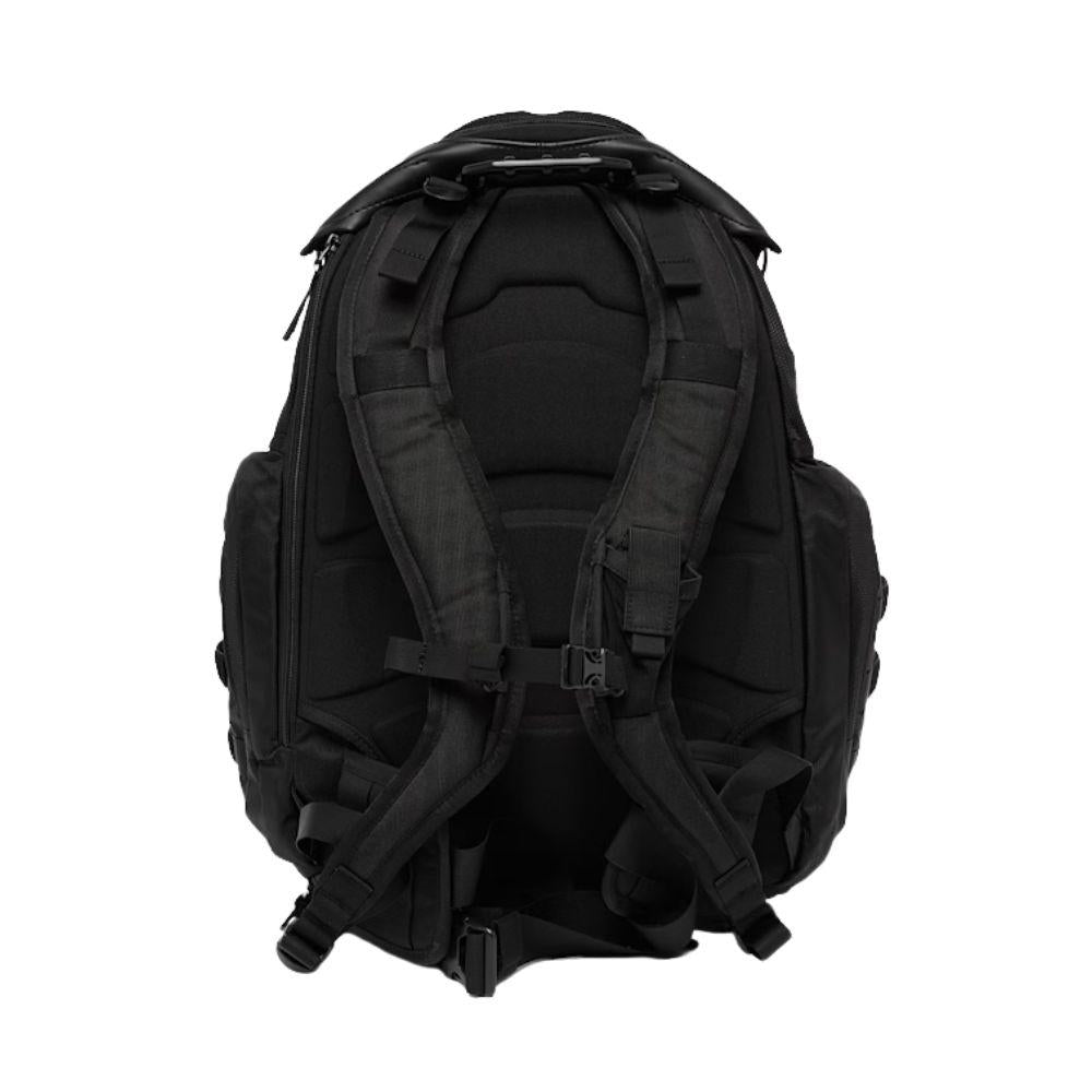 OAKLEY KITCHEN SINK กระเป๋าสะพายสำหรับผู้ชายและผู้หญิง - Rev Online